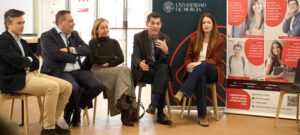 La Comisión de Jóvenes Economistas en las fiestas patronales de la Facultad de Economía de la Universidad de Murcia