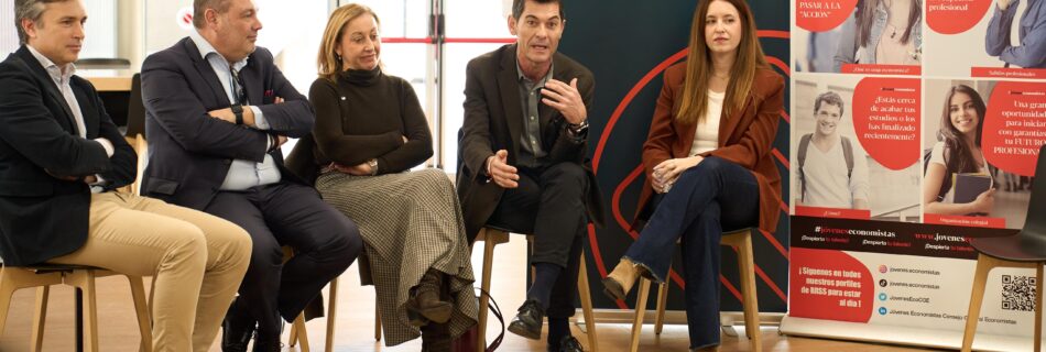 La Comisión de Jóvenes Economistas en las fiestas patronales de la Facultad de Economía de la Universidad de Murcia